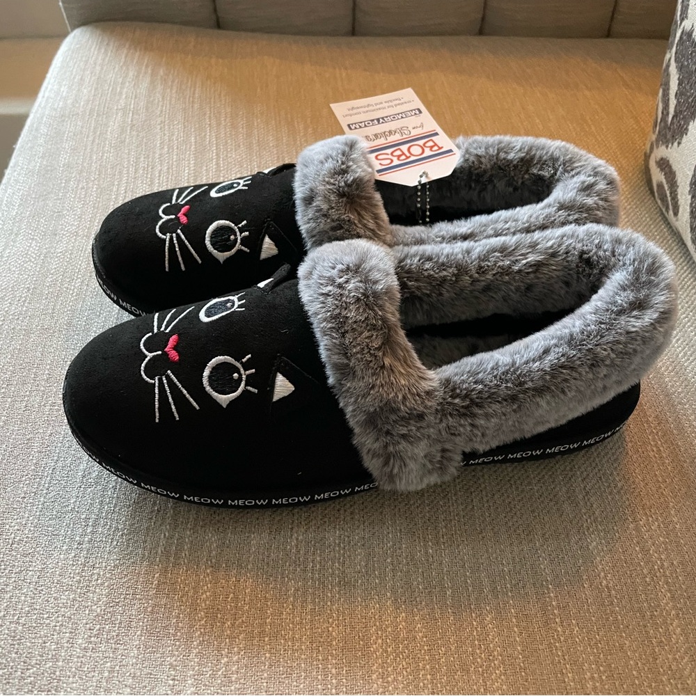 New - Bob’s by Sketchers Fluffy Kitten Indoor / Outdoor Slippers Women Size 8